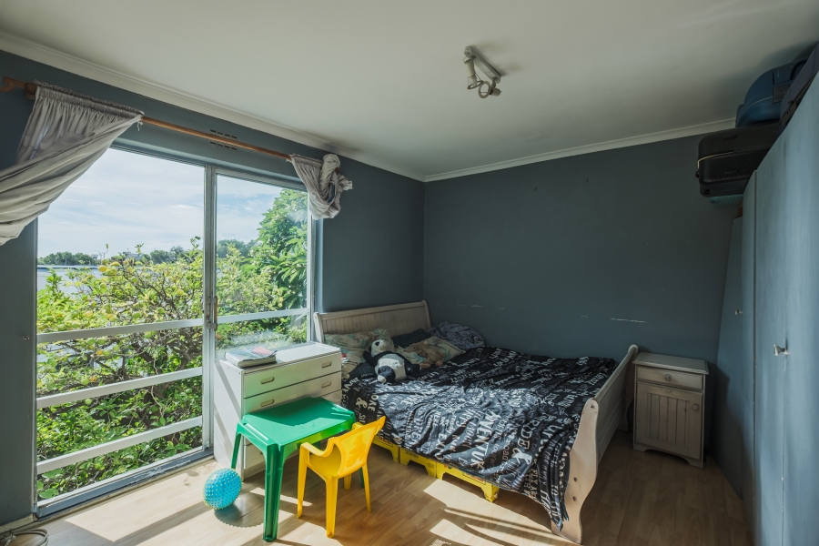 3 Bedroom Property for Sale in Vredehoek Western Cape